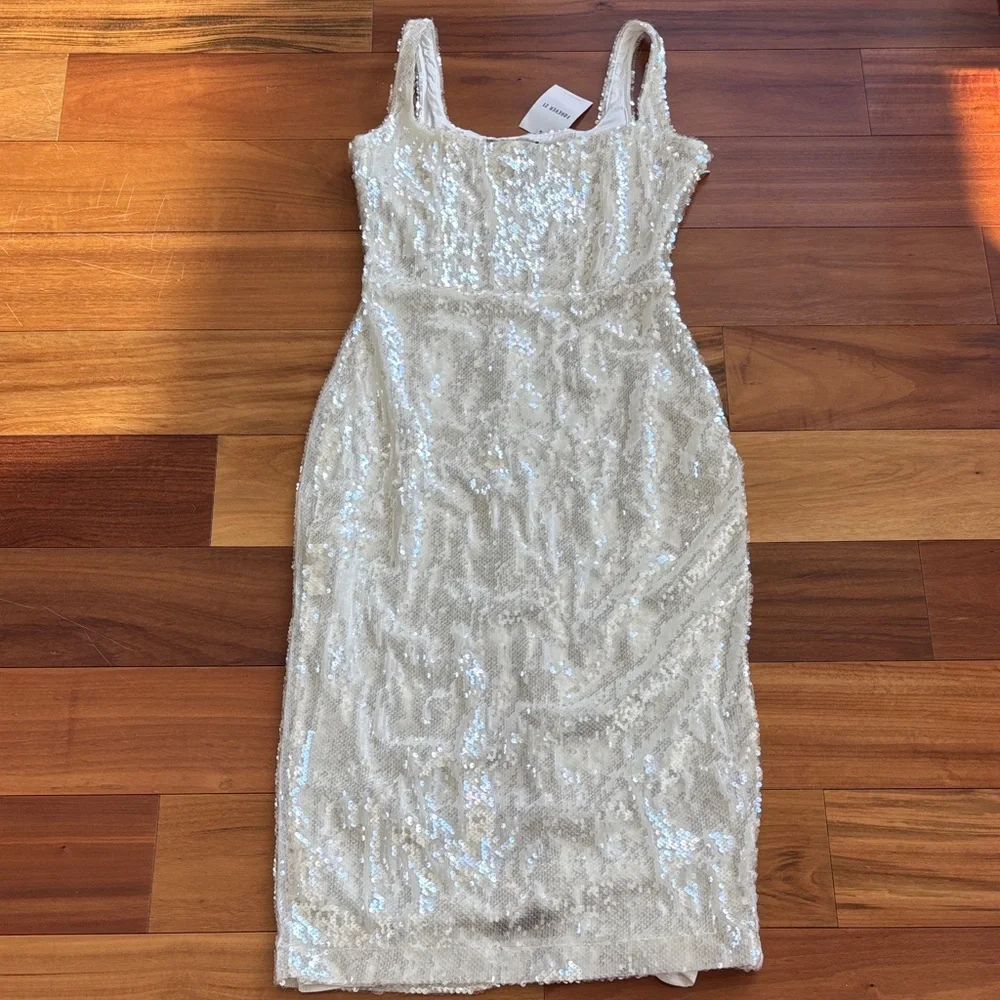 NWT Sequined midi dress - Picture 2 of 9